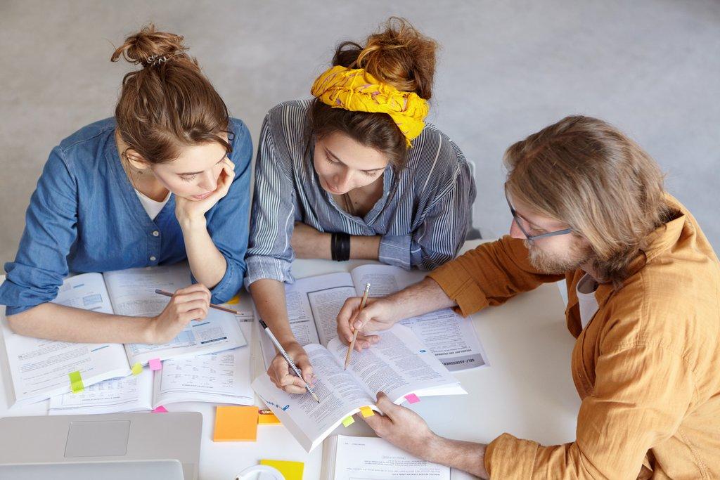 ¿Te apasiona enseñar? Descubre por qué la formación para el empleo es tu próxima gran oportunidad - Cover Image